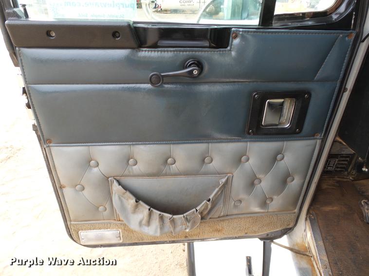 image for item DB4241 1999 Kenworth T800 dump truck