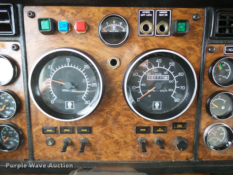 image for item DB4241 1999 Kenworth T800 dump truck