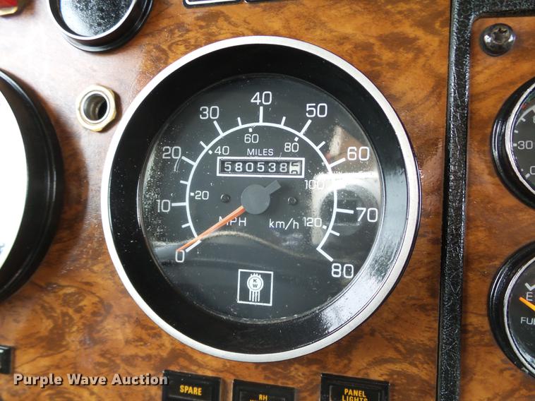 image for item DB4241 1999 Kenworth T800 dump truck