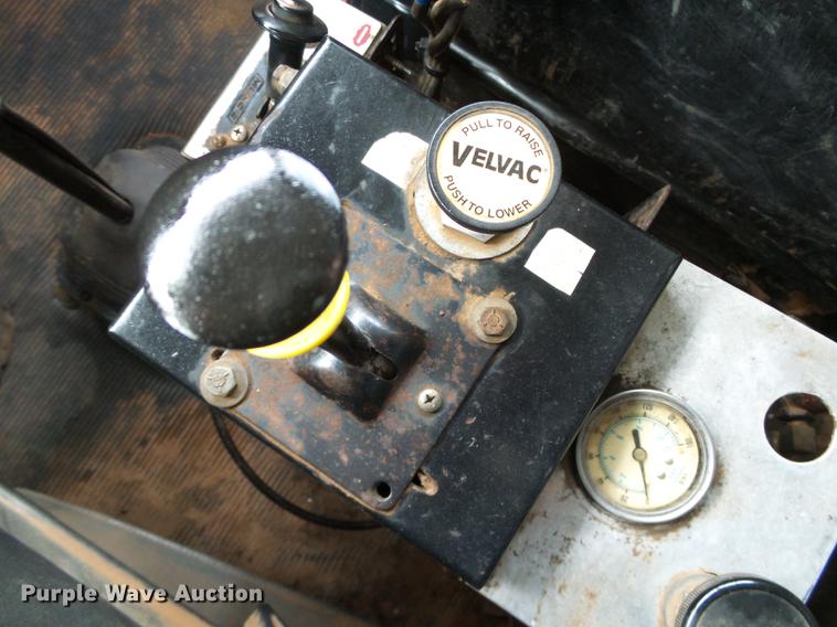 image for item DB4241 1999 Kenworth T800 dump truck