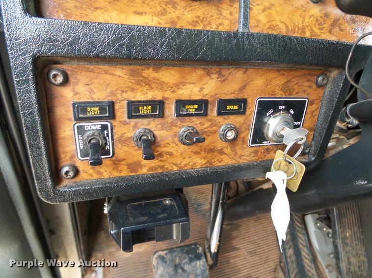 image for item DB4241 1999 Kenworth T800 dump truck