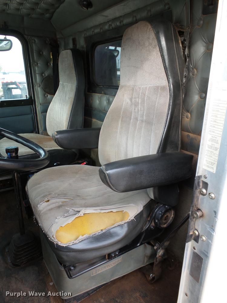 image for item DB4241 1999 Kenworth T800 dump truck