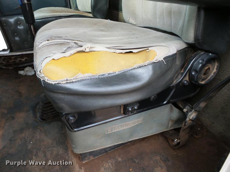 image for item DB4241 1999 Kenworth T800 dump truck