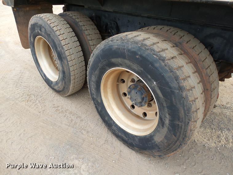 image for item DB4241 1999 Kenworth T800 dump truck