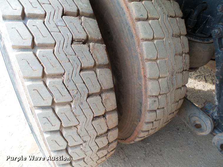 image for item DB4241 1999 Kenworth T800 dump truck