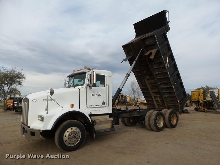 image for item DB4241 1999 Kenworth T800 dump truck