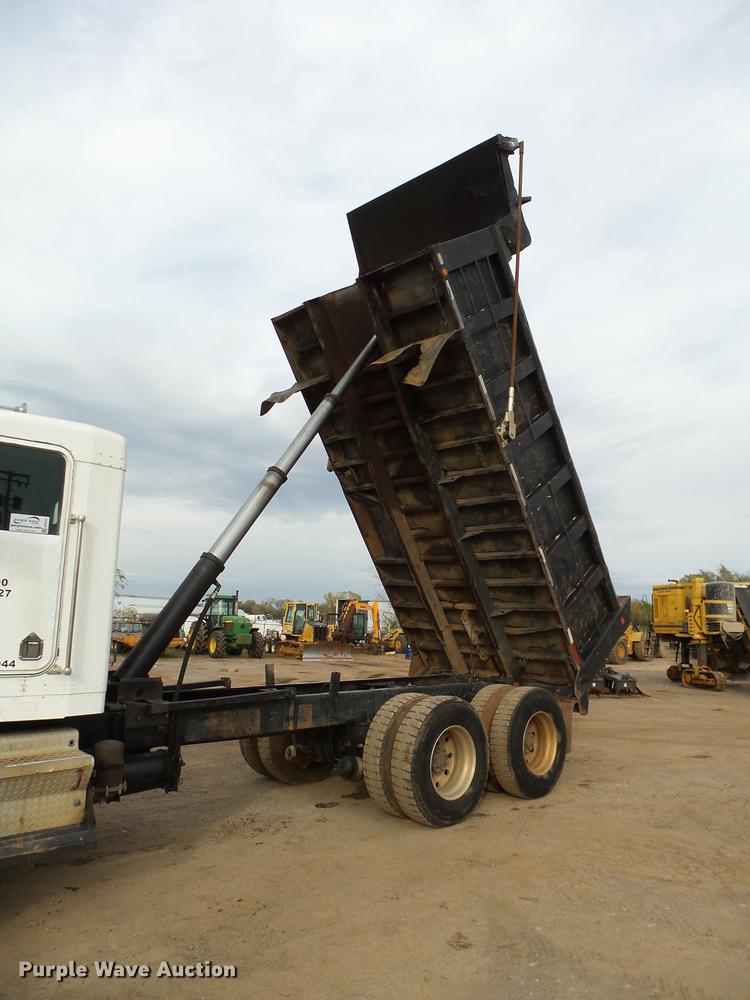 image for item DB4241 1999 Kenworth T800 dump truck