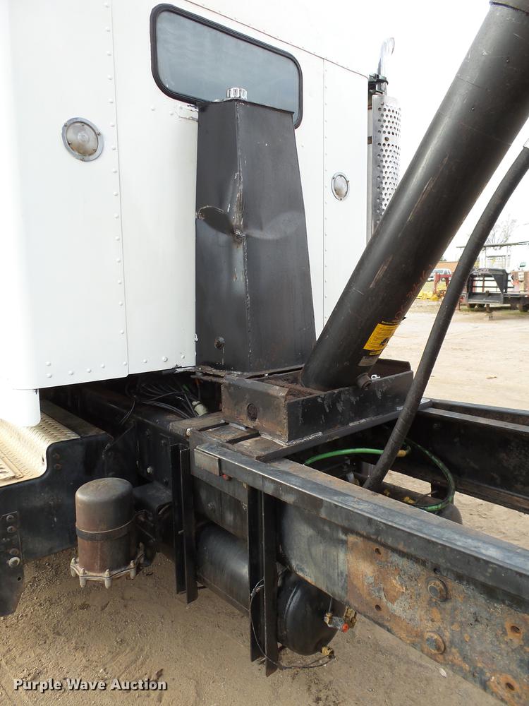 image for item DB4241 1999 Kenworth T800 dump truck