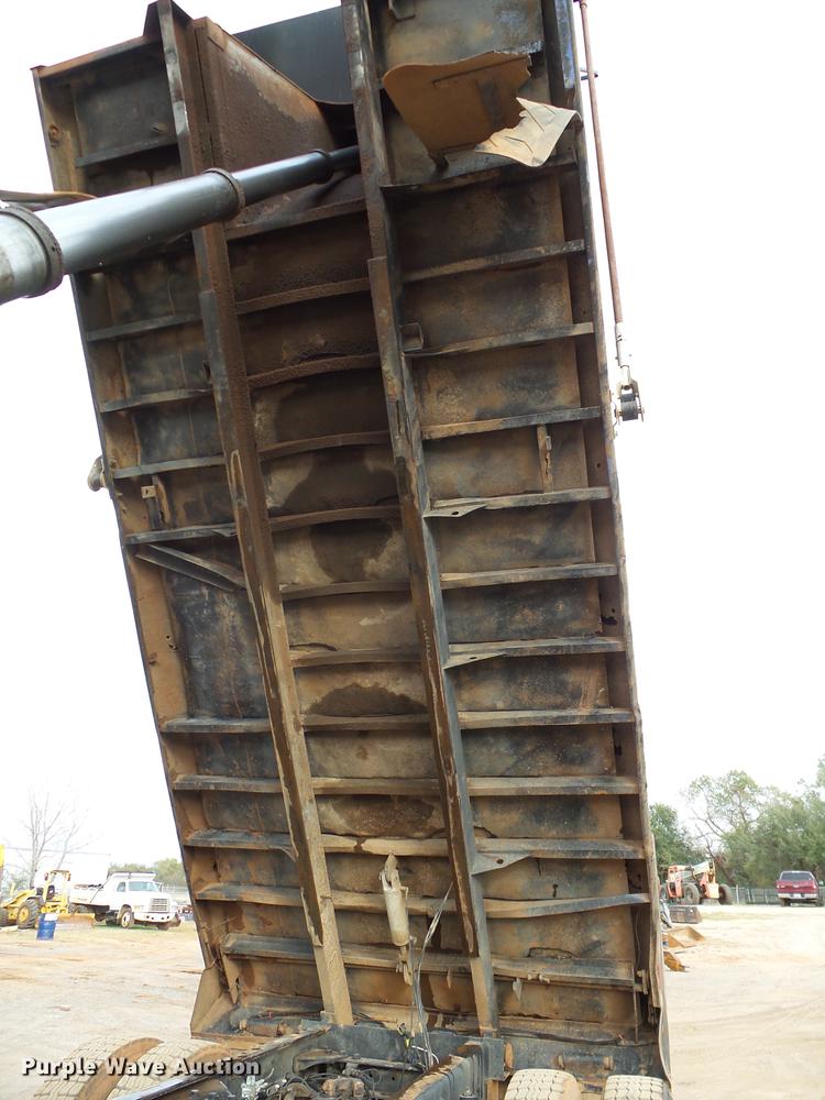 image for item DB4241 1999 Kenworth T800 dump truck