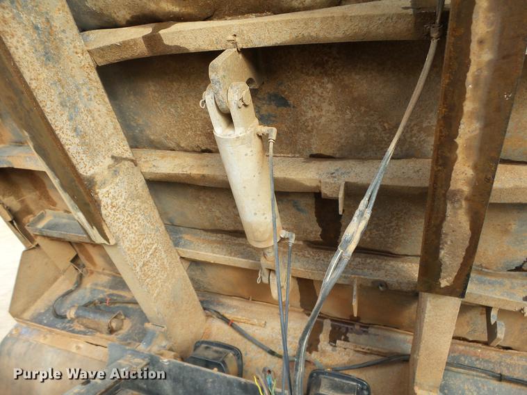 image for item DB4241 1999 Kenworth T800 dump truck