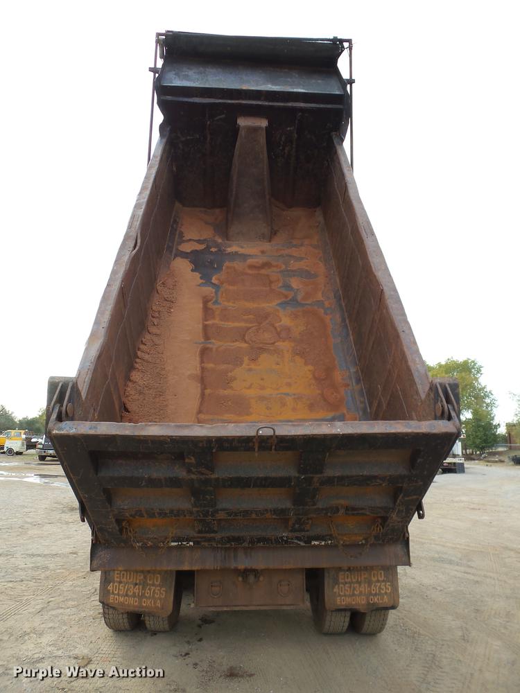 image for item DB4241 1999 Kenworth T800 dump truck