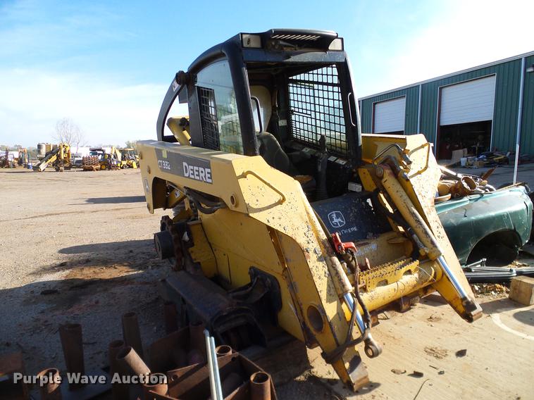 image for item DB4243 2006 John Deere CT332 skid steer