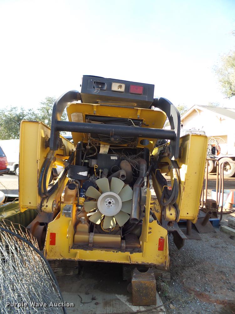 image for item DB4243 2006 John Deere CT332 skid steer