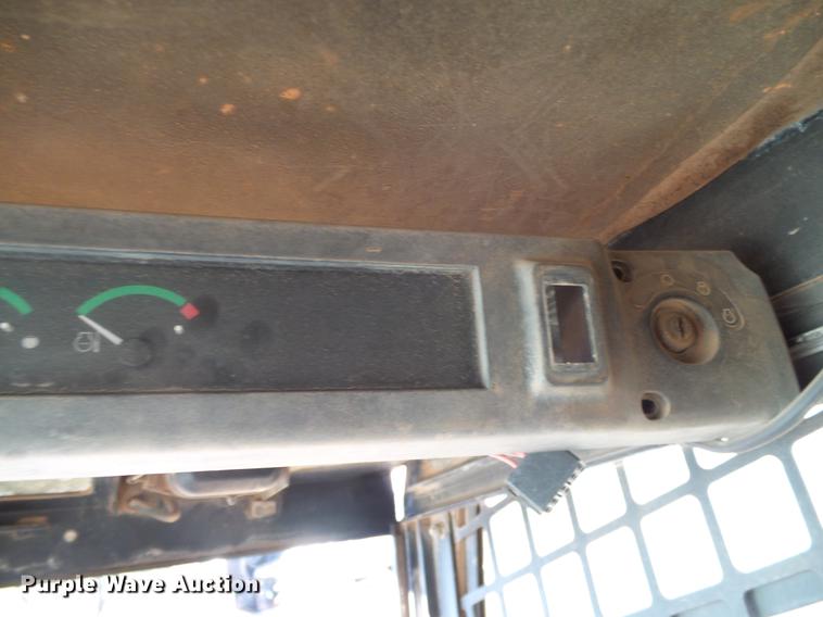 image for item DB4243 2006 John Deere CT332 skid steer
