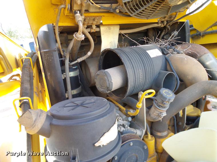 image for item DB4243 2006 John Deere CT332 skid steer