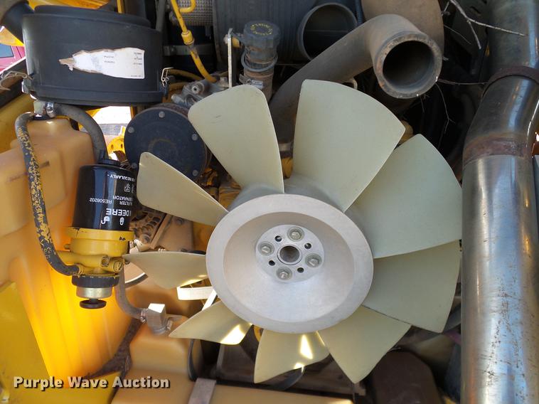 image for item DB4243 2006 John Deere CT332 skid steer