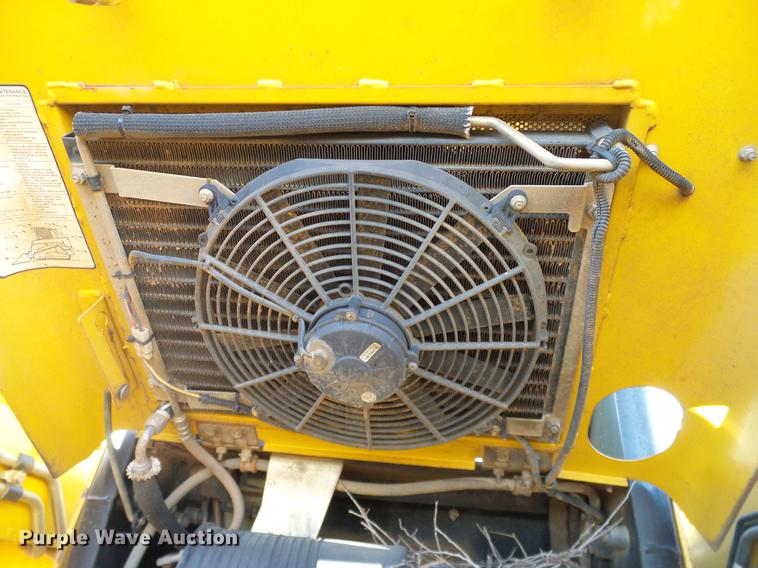 image for item DB4243 2006 John Deere CT332 skid steer