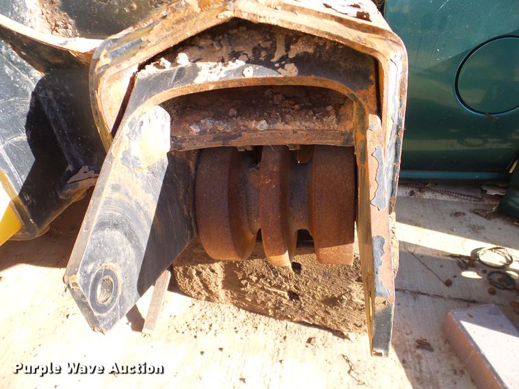 image for item DB4243 2006 John Deere CT332 skid steer