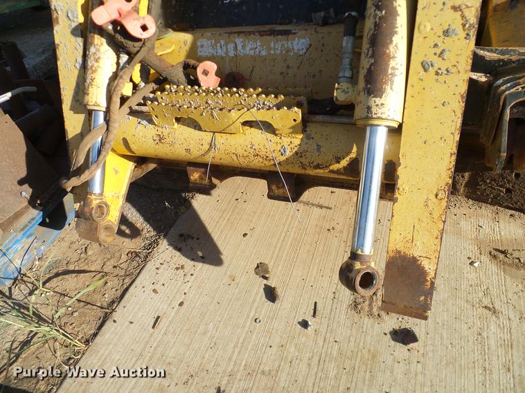 image for item DB4243 2006 John Deere CT332 skid steer