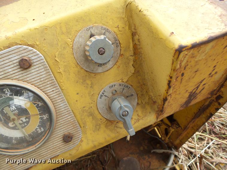 image for item DB4246 Caterpillar 633 elevating scraper