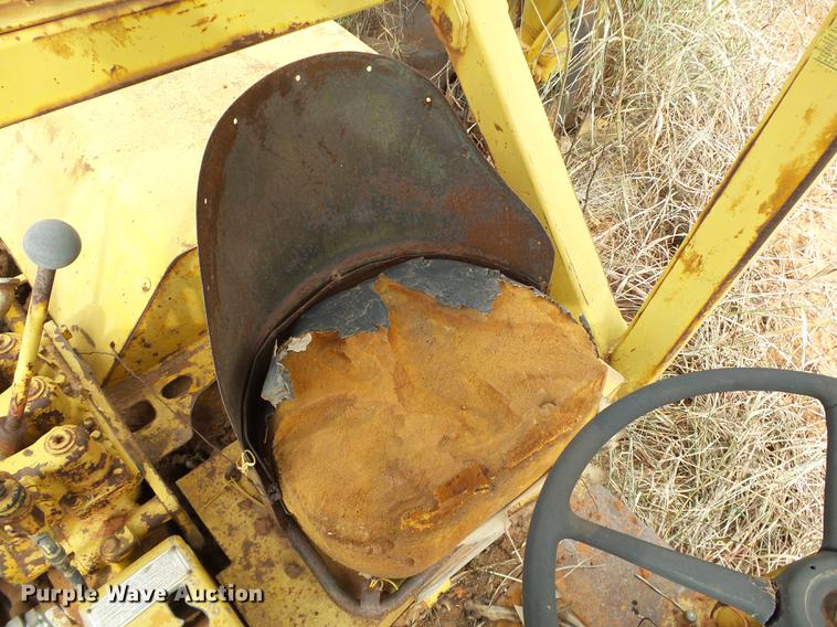image for item DB4246 Caterpillar 633 elevating scraper