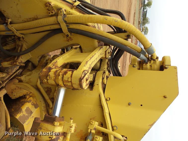 image for item DB4246 Caterpillar 633 elevating scraper