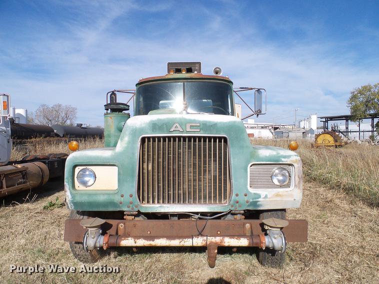 image for item DB4247 1980 Mack R685ST tank truck