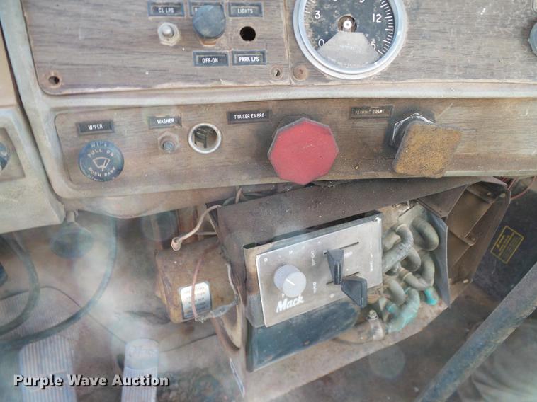 image for item DB4247 1980 Mack R685ST tank truck