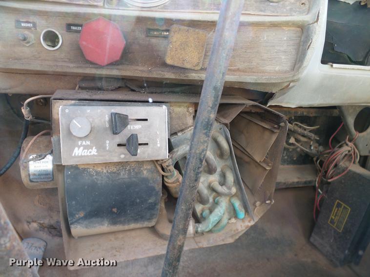 image for item DB4247 1980 Mack R685ST tank truck