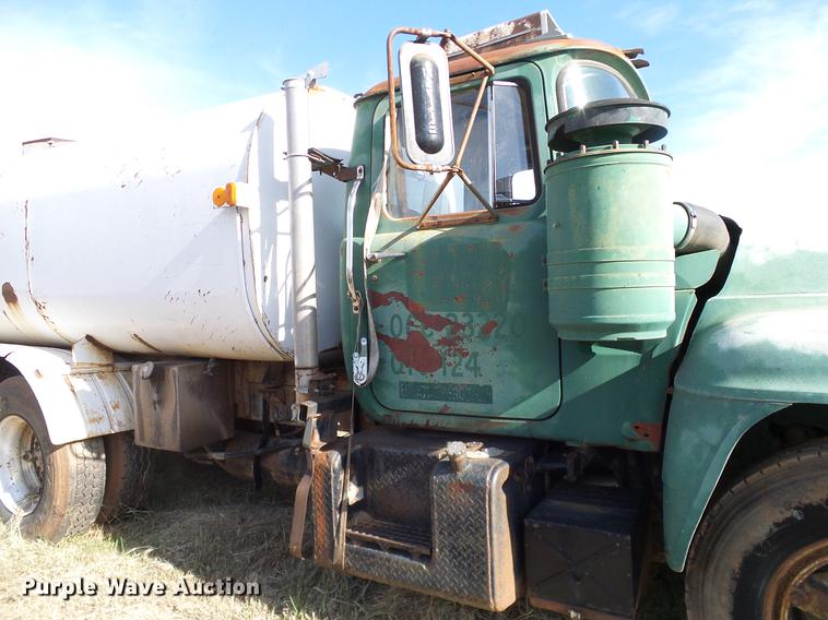 image for item DB4247 1980 Mack R685ST tank truck