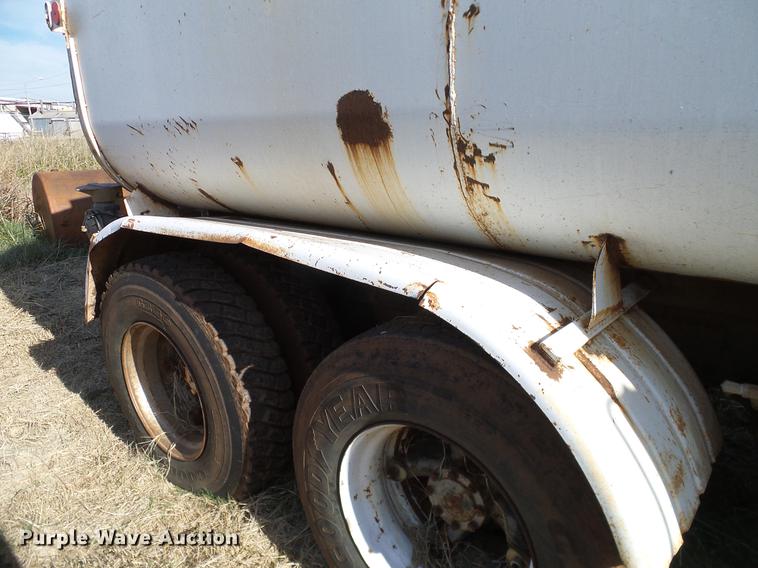 image for item DB4247 1980 Mack R685ST tank truck