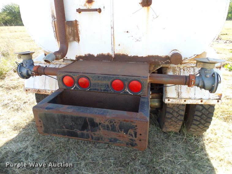 image for item DB4247 1980 Mack R685ST tank truck