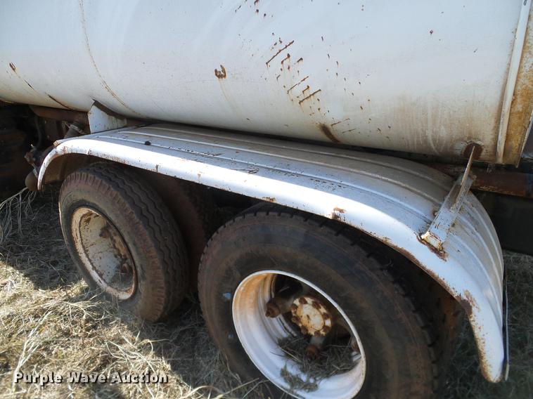 image for item DB4247 1980 Mack R685ST tank truck