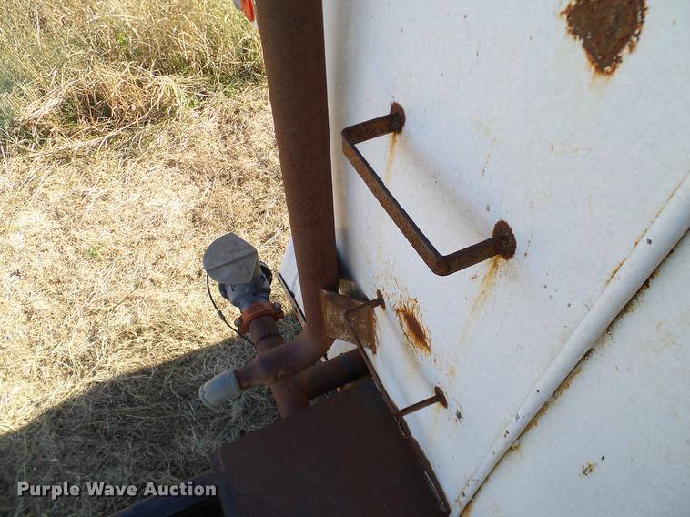 image for item DB4247 1980 Mack R685ST tank truck