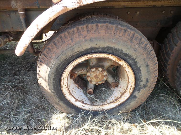 image for item DB4247 1980 Mack R685ST tank truck