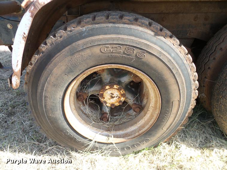 image for item DB4247 1980 Mack R685ST tank truck