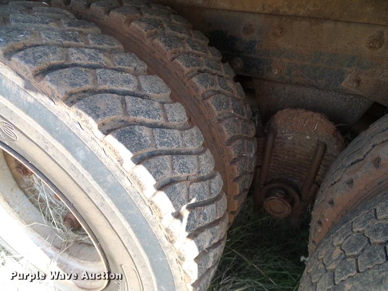 image for item DB4247 1980 Mack R685ST tank truck