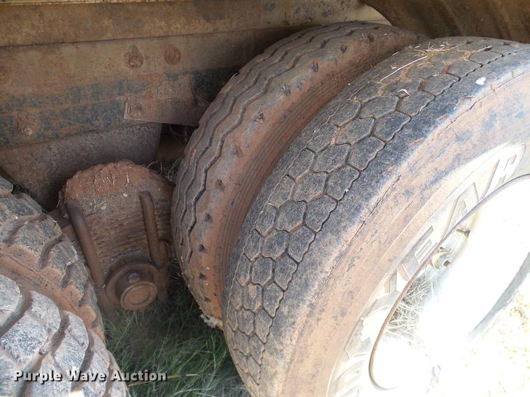 image for item DB4247 1980 Mack R685ST tank truck