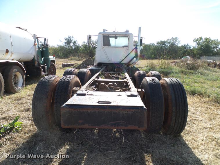 image for item DB4248 1989 Mack R688ST truck chassis