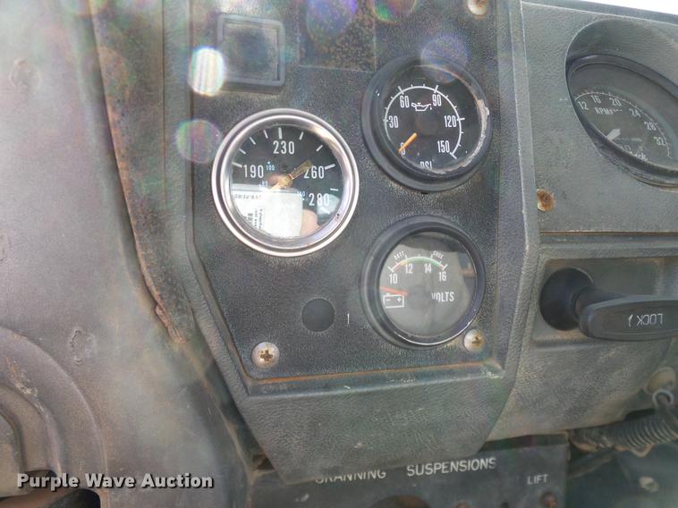 image for item DB4248 1989 Mack R688ST truck chassis