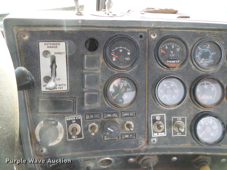 image for item DB4248 1989 Mack R688ST truck chassis