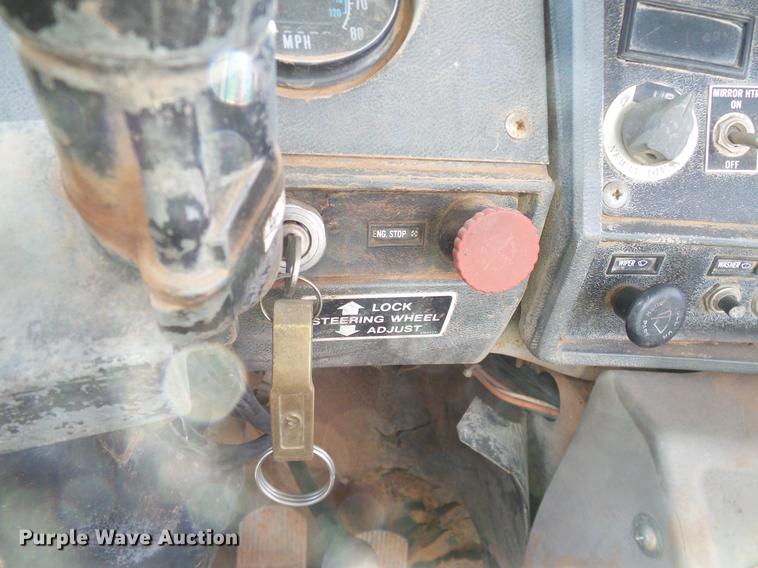 image for item DB4248 1989 Mack R688ST truck chassis