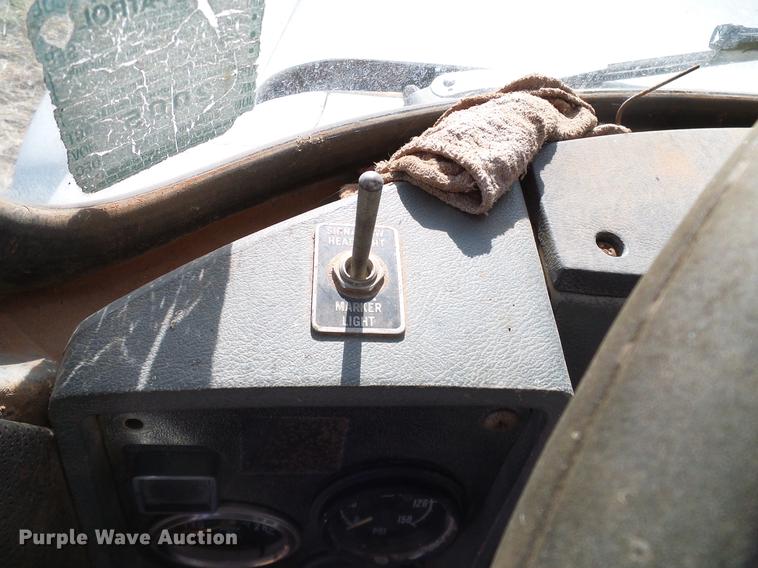 image for item DB4248 1989 Mack R688ST truck chassis