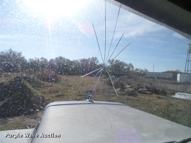 image for item DB4248 1989 Mack R688ST truck chassis