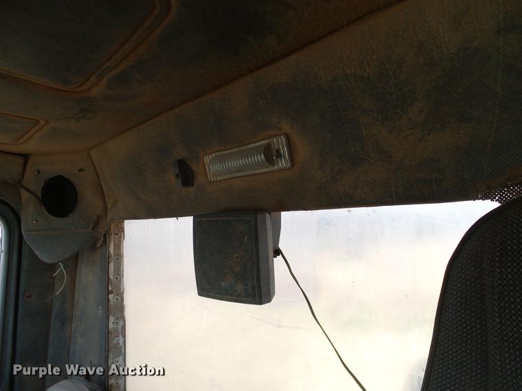 image for item DB4248 1989 Mack R688ST truck chassis