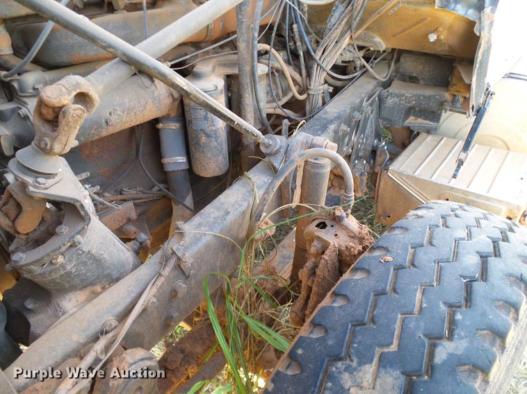 image for item DB4248 1989 Mack R688ST truck chassis