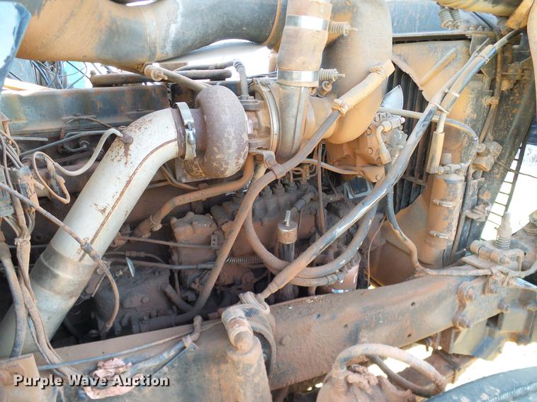 image for item DB4248 1989 Mack R688ST truck chassis