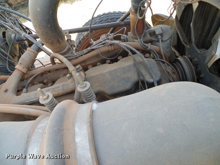 image for item DB4248 1989 Mack R688ST truck chassis