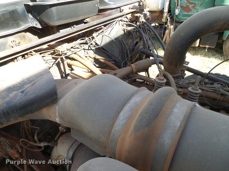 image for item DB4248 1989 Mack R688ST truck chassis