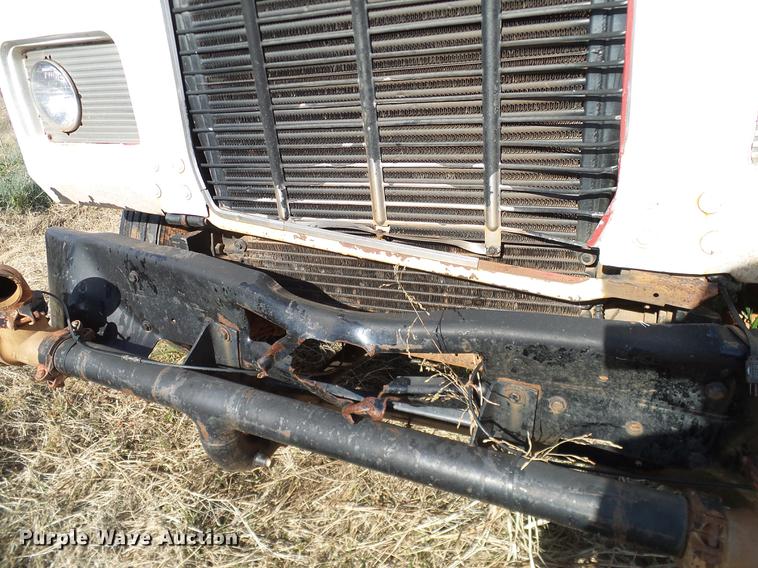 image for item DB4248 1989 Mack R688ST truck chassis